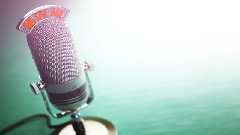 3 Tips to Pitch Podcasters